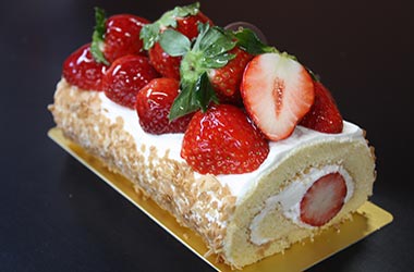 いちごロールケーキ