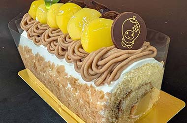 栗のロールケーキ