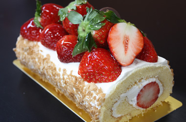いちごロールケーキ